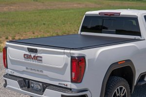 Chevrolet Silverado 2500HD Hard Roll Up Bed Cover - Rough Country - Matte Black Finish with Aluminum Slats - Black - '20-'25